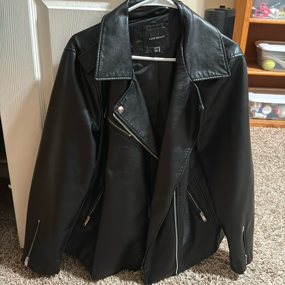 Lightly used black leather jacket, this has only been worn a few times